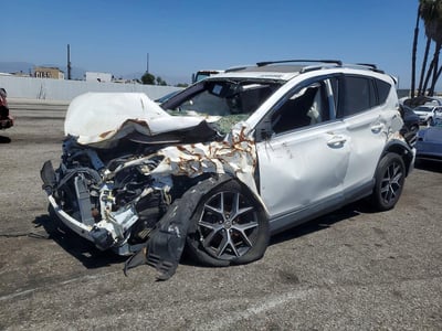 JTMNFREV7JJ****** 2018 Toyota RAV4