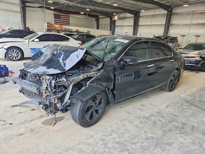 1HGCR2F37HA****** 2017 Honda Accord