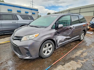 5TDKZ3DC5JS****** 2018 Toyota Sienna
