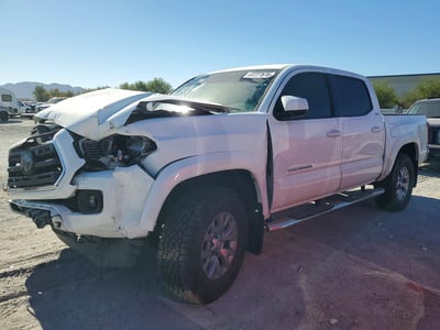5TFAZ5CN3JX****** 2018 Toyota Tacoma