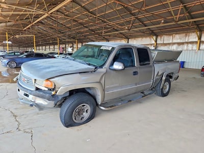 1GTHC29U52E****** 2002 GMC Sierra