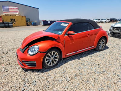 3VW5DAAT3KM****** 2019 Volkswagen Beetle