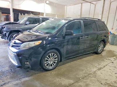 5TDYZ3DC4JS****** 2018 Toyota Sienna