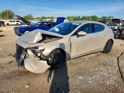 JM1BPBML7N1****** 2022 Mazda 3