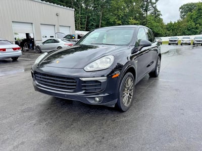 WP1AE2A24HL****** 2017 Porsche Cayenne