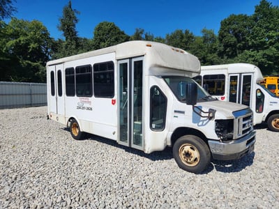 1FDEE3F68HD****** 2017 Ford E-350