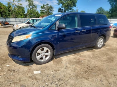 5TDZK3DC9CS****** 2012 Toyota Sienna