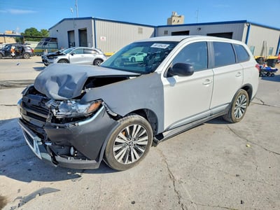 JA4AD2A3XLZ****** 2020 Mitsubishi Outlander