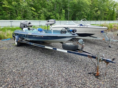 1988 Four Winns Boat