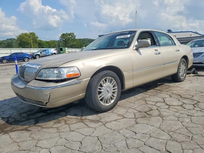 2LNHM82V28X****** 2008 Lincoln Town Car
