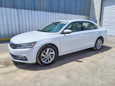 1VWBA7A35JC****** 2018 Volkswagen Passat