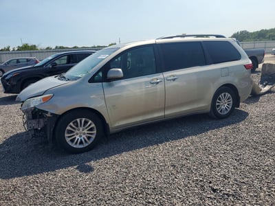 5TDYZ3DC4HS****** 2017 Toyota Sienna
