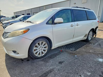 5TDYK3DC1CS****** 2012 Toyota Sienna