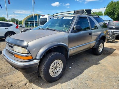 1GNCT18W9YK****** 2000 Chevrolet Blazer