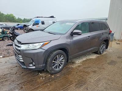 5TDJZRFH2HS****** 2017 Toyota Highlander