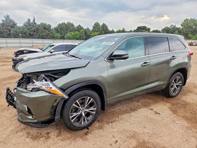 5TDBZRFH7HS****** 2017 Toyota Highlander
