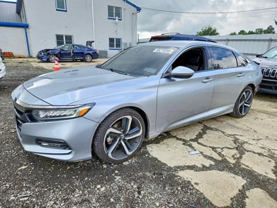 1HGCV1F31JA****** 2018 Honda Accord