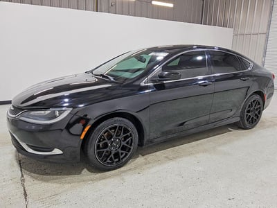 1C3CCCAB8GN****** 2016 Chrysler 200