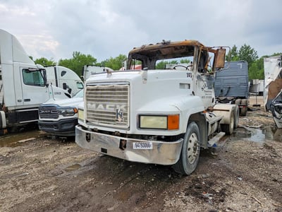 1M1AA13Y3VW****** 1997 Mack CH613