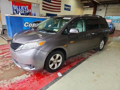 5TDKK3DC7BS****** 2011 Toyota Sienna