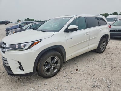 5TDDGRFH0HS****** 2017 Toyota Highlander