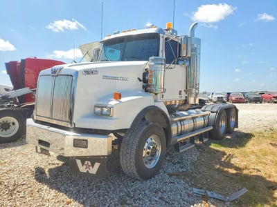 5KJJALD13NP****** 2022 Western Star 4900