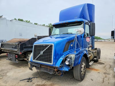 4V4NC9GH38N****** 2008 Volvo VNL