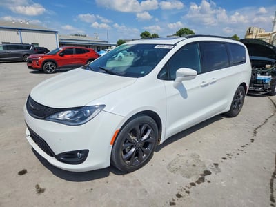 2C4RC1GG9JR****** 2018 Chrysler Pacifica
