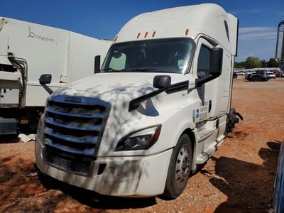 3AKJHHDRXLS****** 2020 Freightliner Cascadia 126