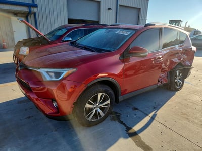 JTMRFREVXHJ****** 2017 Toyota RAV4