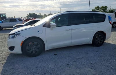 2C4RC1N73LR****** 2020 Chrysler Pacifica Hybrid