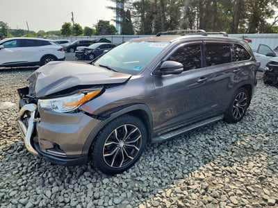5TDJKRFH5FS****** 2015 Toyota Highlander