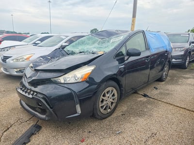 JTDZN3EUXFJ****** 2015 Toyota Prius V