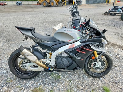 ZD4KYUA00MS****** 2021 Aprilia Rs