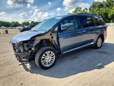 5TDYZ3DC0HS****** 2017 Toyota Sienna
