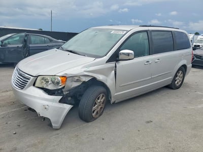 2012 Chrysler Town & Country