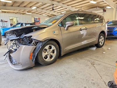 2C4RC1L78JR****** 2018 Chrysler Pacifica