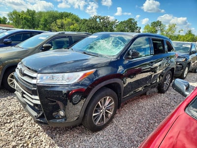 5TDJZRFH7KS****** 2019 Toyota Highlander