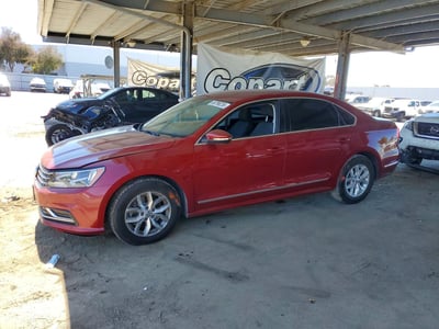 1VWAT7A33GC****** 2016 Volkswagen Passat