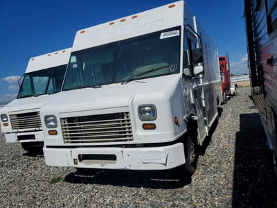 4UZAAPDU48C****** 2008 Freightliner MT45 Chassis