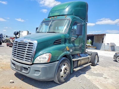 3AKBGADV3GD****** 2016 Freightliner Cascadia 113