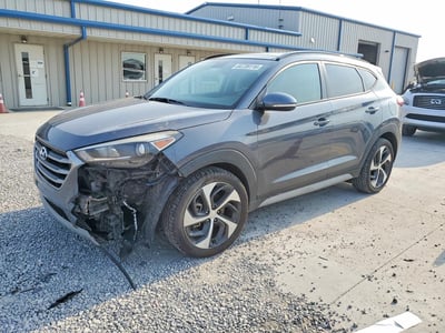KM8J33A24HU****** 2017 Hyundai Tucson