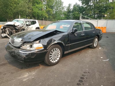 2003 Lincoln Town Car