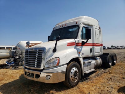 1FUJGLDV9JL****** 2018 Freightliner Cascadia 125