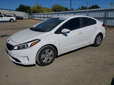 3KPFK4A71HE****** 2017 Kia Forte