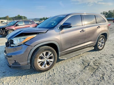 5TDKKRFH4FS****** 2015 Toyota Highlander