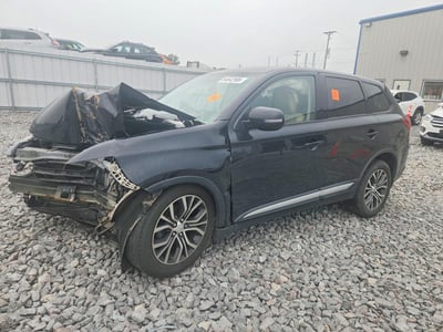JA4AZ3A38JZ****** 2018 Mitsubishi Outlander
