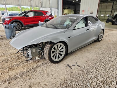 5YJSA1E25HF****** 2015 Tesla Model S