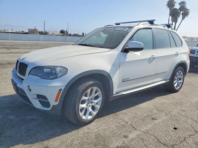 5UXZV4C5XCL****** Salvamento y Destrozados 2012 BMW X5 en Van Nuys
