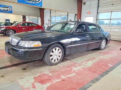 1LNHM84W03Y****** 2003 Lincoln Town Car